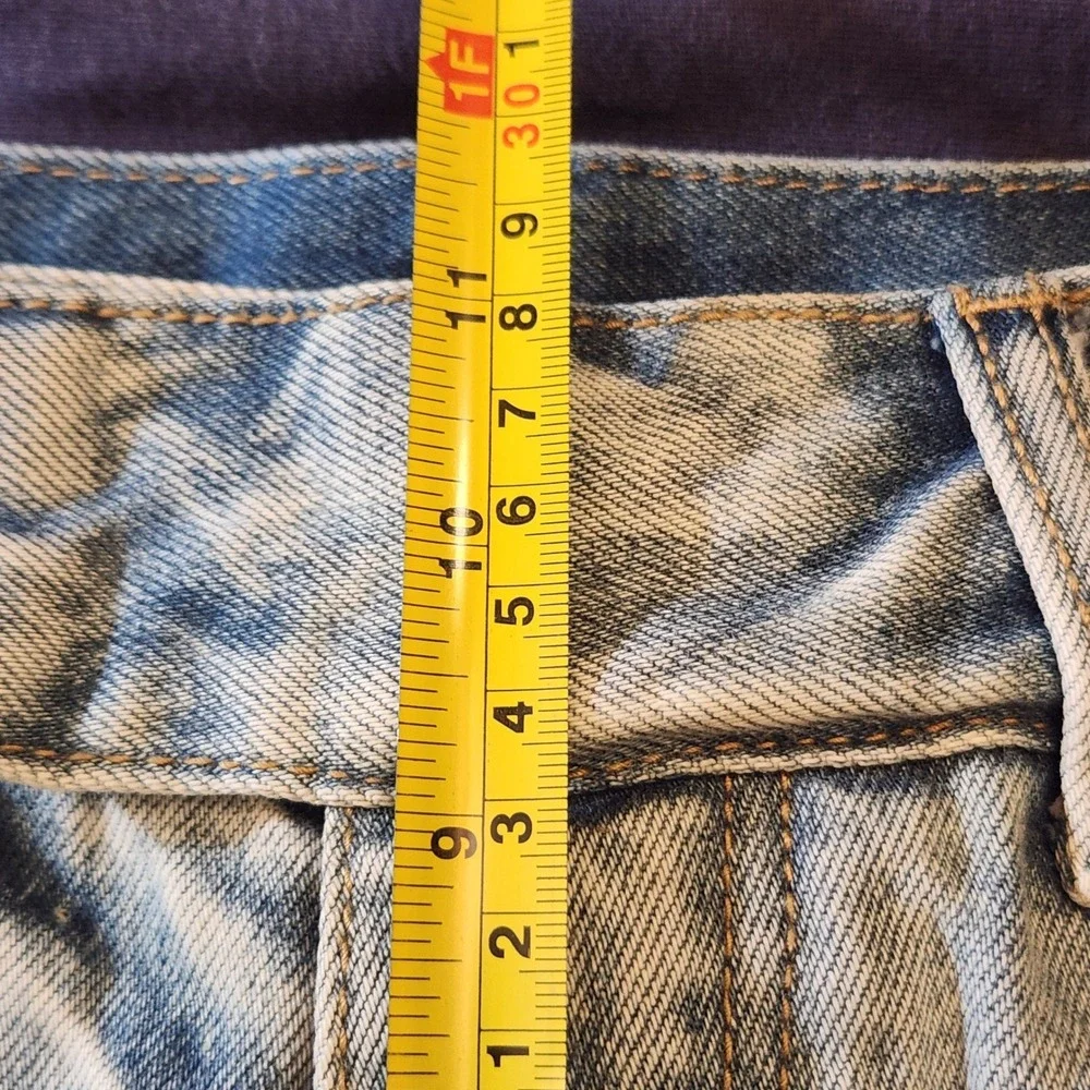 mnml Straight Leg Jeans Mens 32 Light Wash NWOT Raw Hem Streetwear Denim